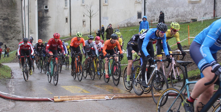 Location de vélo de cyclo-cross.