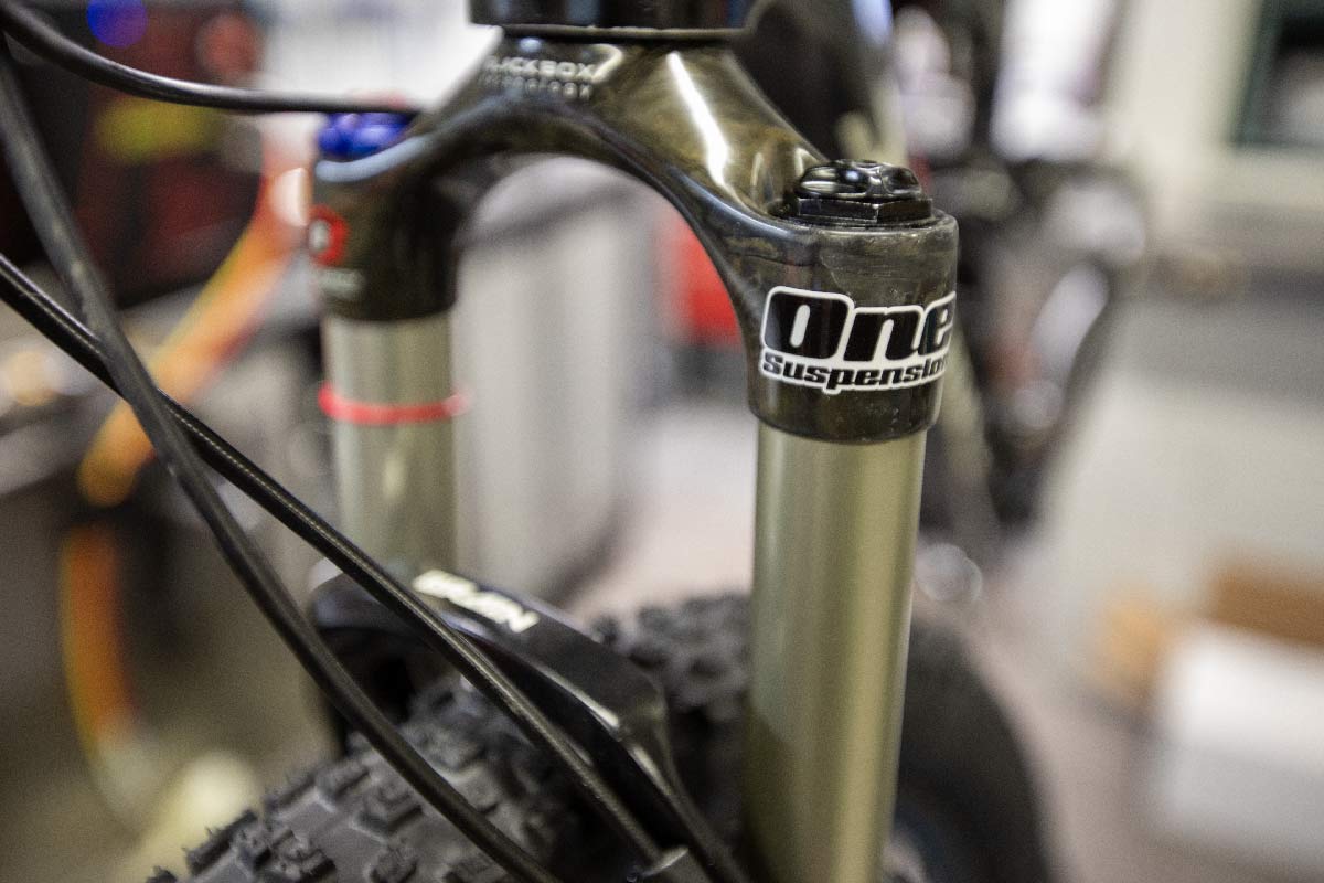 Faut-il faire un service à votre suspension ou tige de selle de votre vélo ?