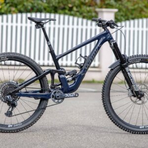 Specialized ENDURO SW monté Flight Attendant – METDKNVY/DKNVY/BRSHBLKCP